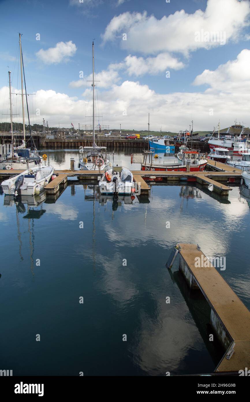 Padstow Harbour, Padstow, Cornwall, Angleterre, 2 décembre 2021,Une vue sur Padstow Harbour lors d'une journée d'hiver. Banque D'Images