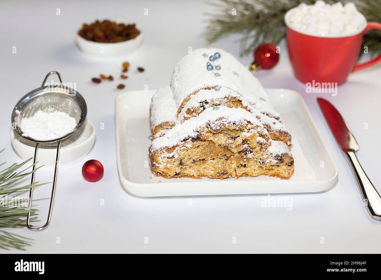 Gâteau de Noël Stollen.Dessert allemand traditionnel de noël.Copier l'espace Banque D'Images