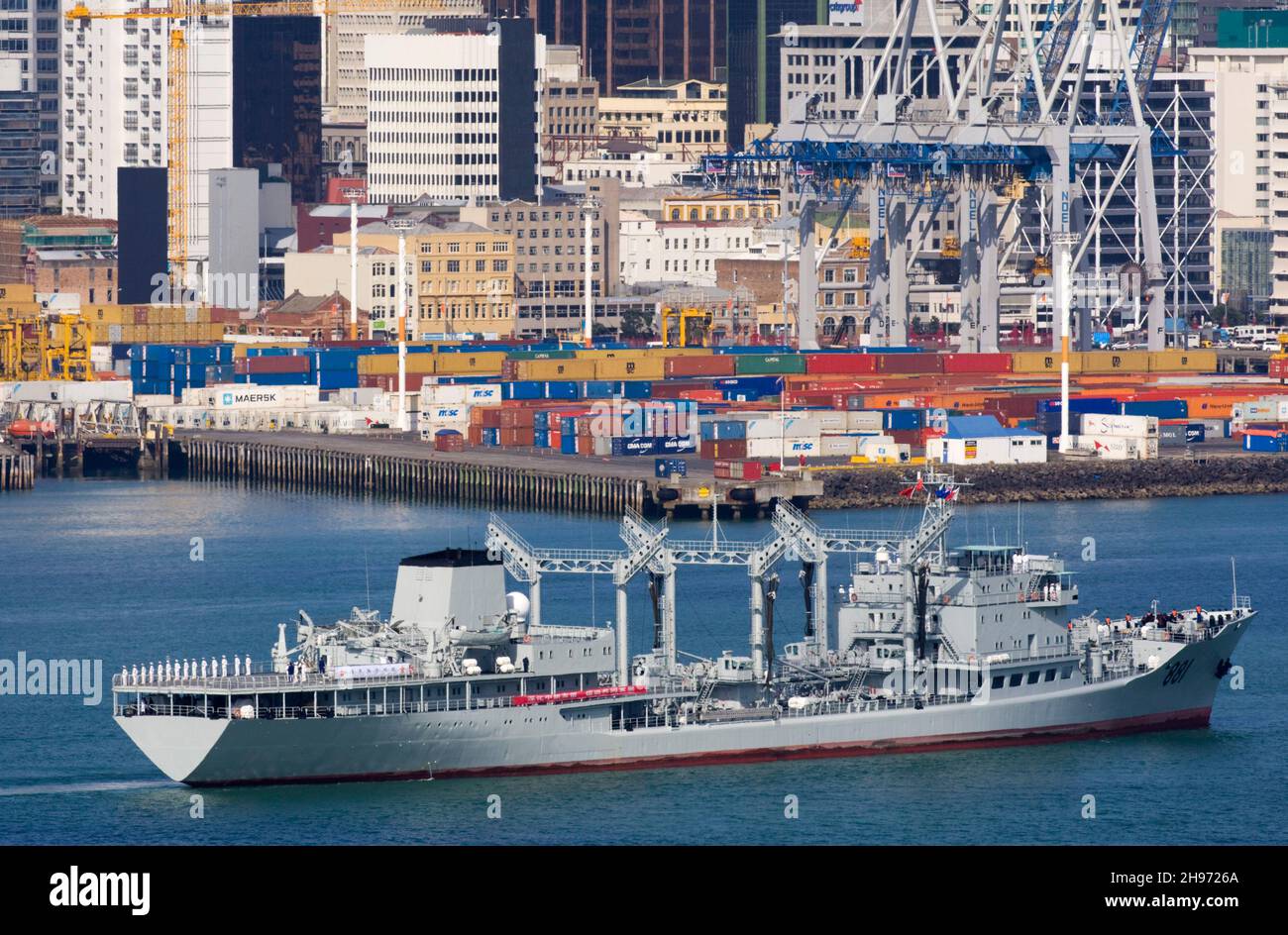 Le navire HONGZEHU (AOR881) de l’Armée populaire de libération, un Tanker de la classe FUQING, de Chine, visite Auckland (Nouvelle-Zélande) le dimanche 7 octobre 2007. Banque D'Images