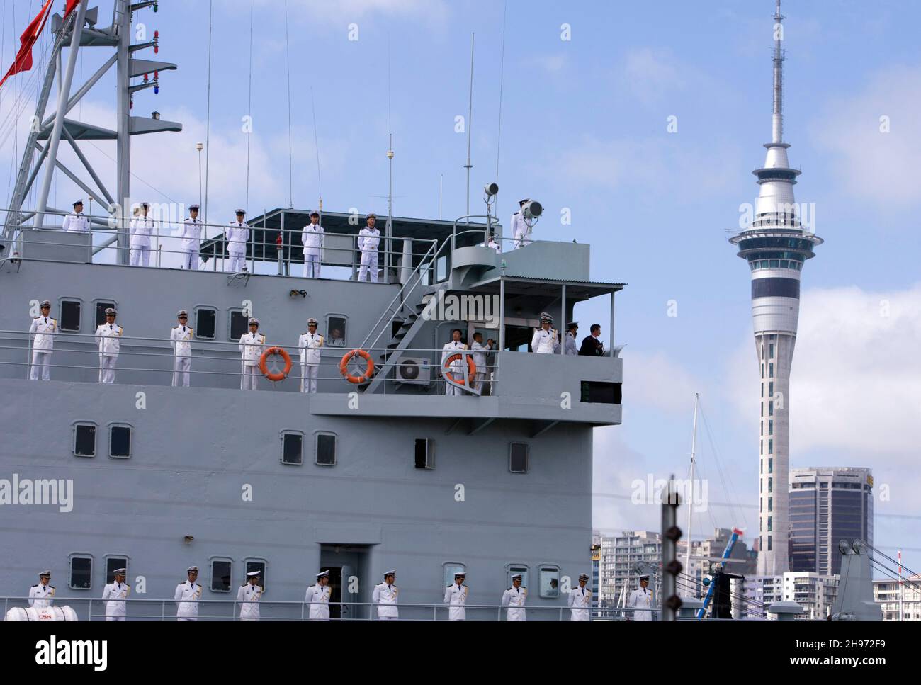 Le navire HONGZEHU (AOR881) de l’Armée populaire de libération, un Tanker de la classe FUQING, de Chine, visite Auckland (Nouvelle-Zélande) le dimanche 7 octobre 2007. Banque D'Images