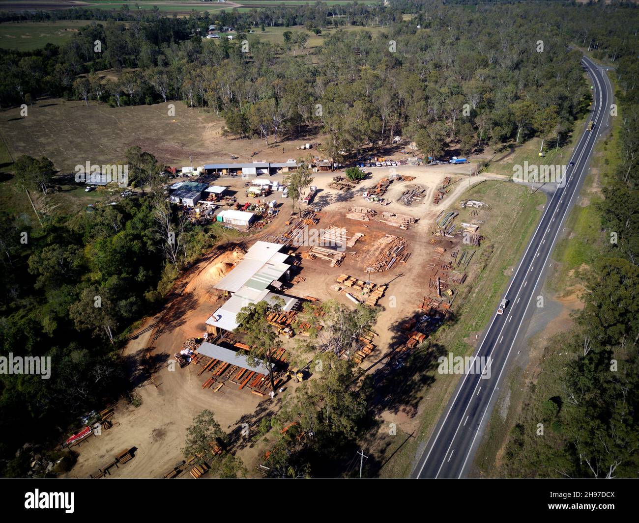 Antenne de Boundary Creek Timber sur l'autoroute Bruce près de Gin Gin Queensland Australie Banque D'Images