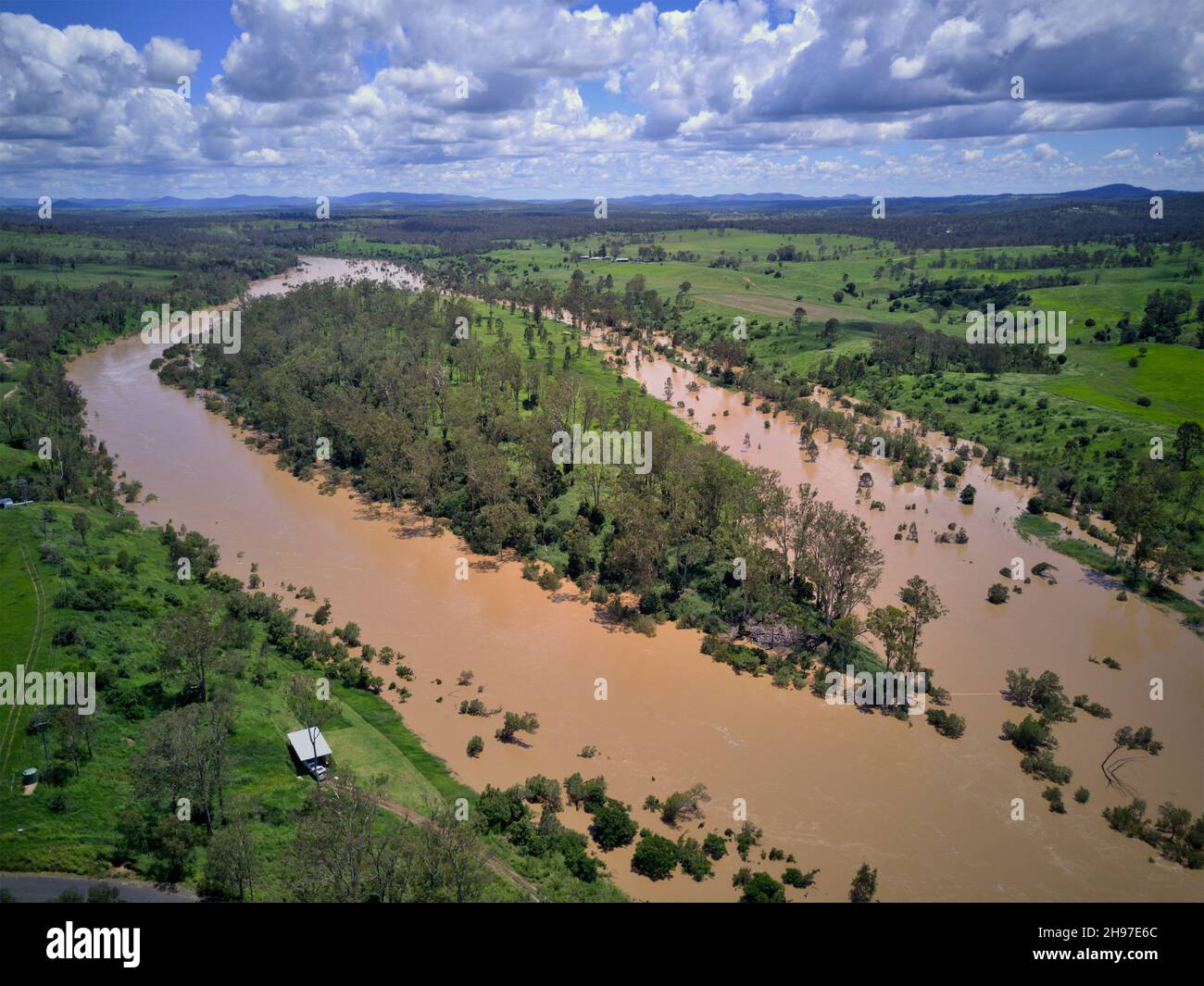 Burnet River en crue décembre 2021 à Booyal Crossing Queensland Australie Banque D'Images