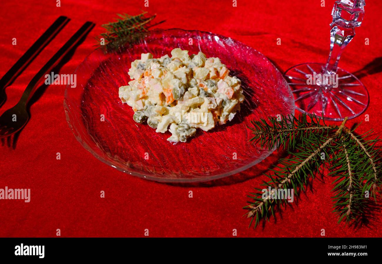 Salade russe Olivier.Noël.Tradition.Nouvelle année. Banque D'Images