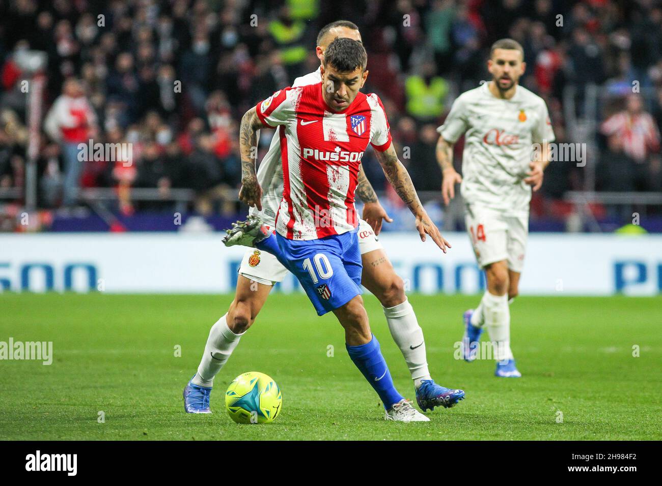 Angel Correa de l'Atletico de Madrid pendant le championnat d'Espagne la ligua match de football entre l'Atletico de Madrid et le RCD Mallorca le 4 décembre 2021 au stade Wanda Metropolitano à Madrid, Espagne - photo: IrH/DPPI/LiveMedia Banque D'Images