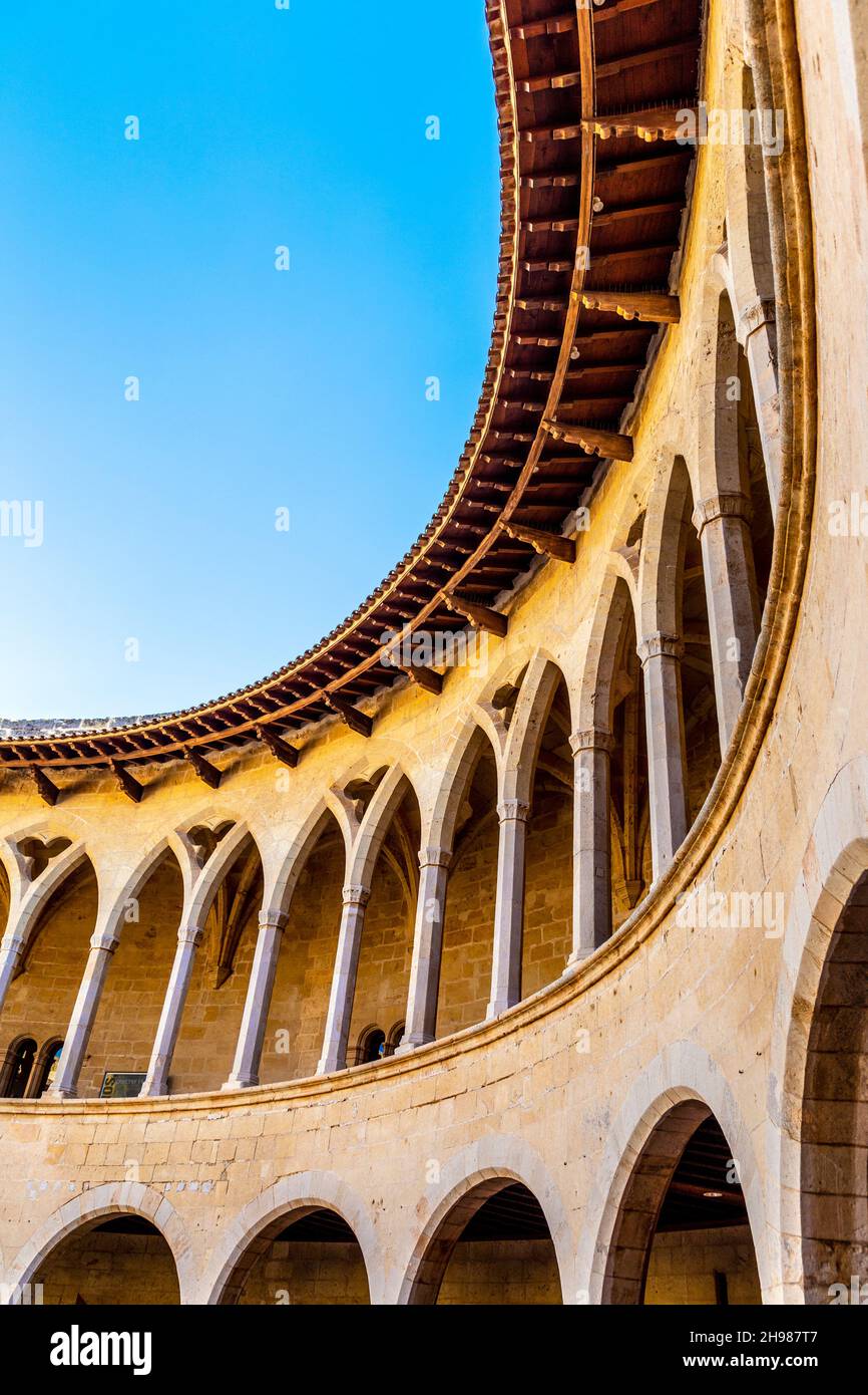 Détail de la colonnade intérieure à Castell de Bellver à Palma, Majorque, Espagne Banque D'Images