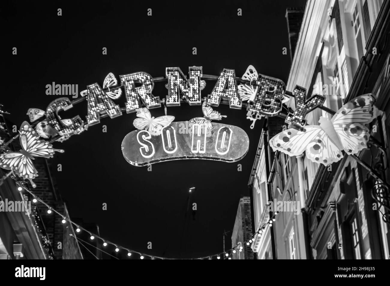 CARNABY STREET, LONDRES, ANGLETERRE- 14 novembre 2021: Photographie des lumières de Noël de Carnaby Street Banque D'Images