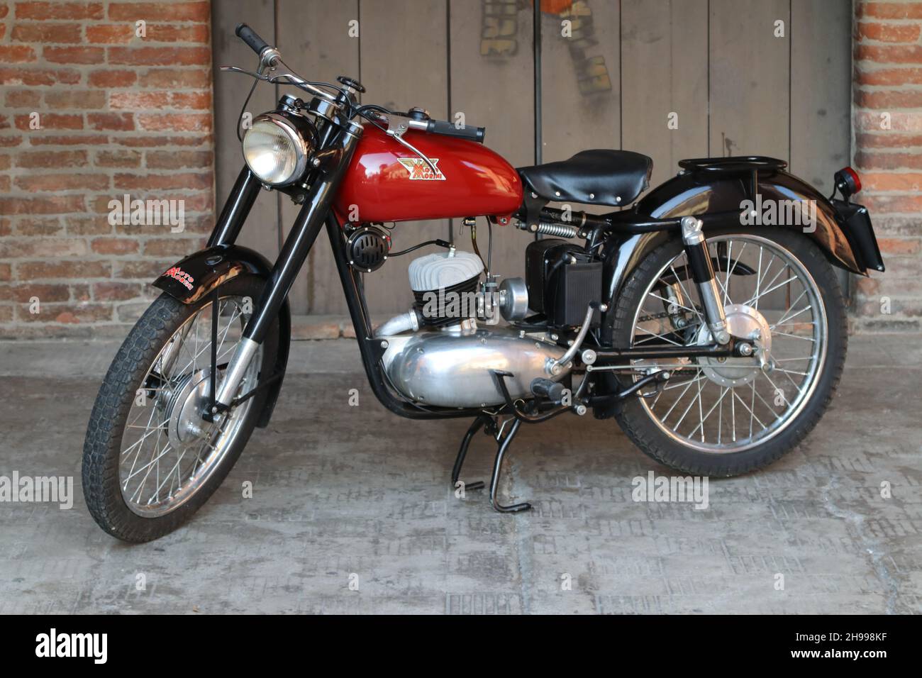 Italie, année 2021, moto italienne ancienne moto Morini pour les  collectionneurs et les expositions Photo Stock - Alamy