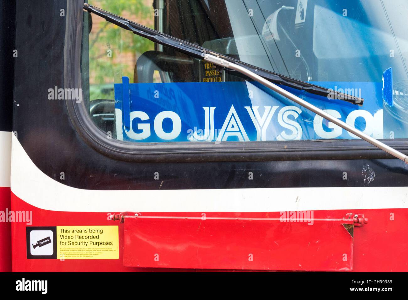 GO JAYS GO ! La Toronto Transit Commission a soutenu l'équipe de baseball des Blue Jays alors qu'elle se rendait aux éliminatoires de la MLB pour la première fois en 22 ans Banque D'Images