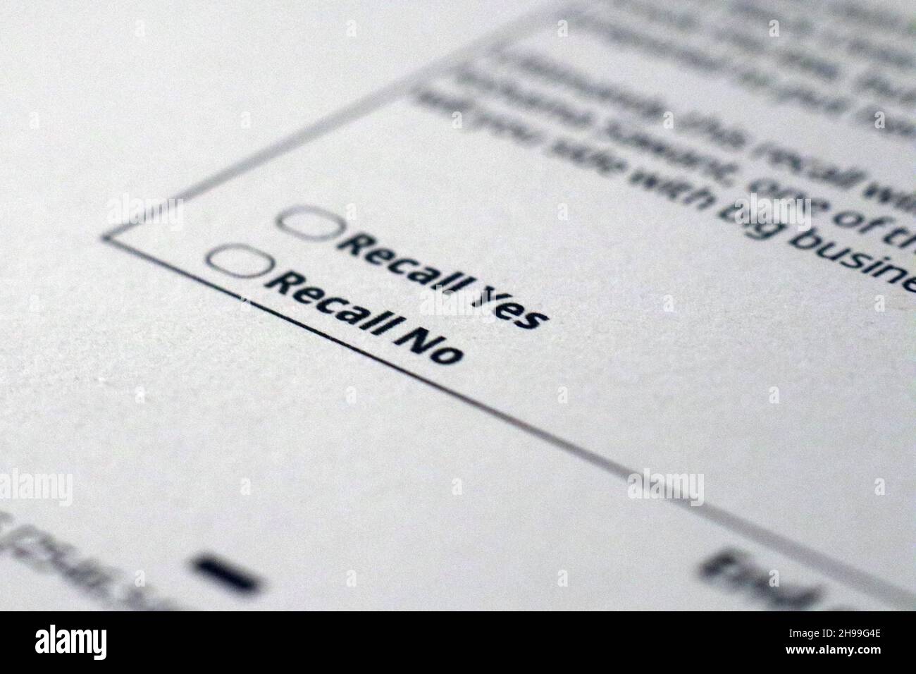 Le scrutin officiel de l'élection de rappel de Kshama Sawant est vu en décembre 2021. Banque D'Images