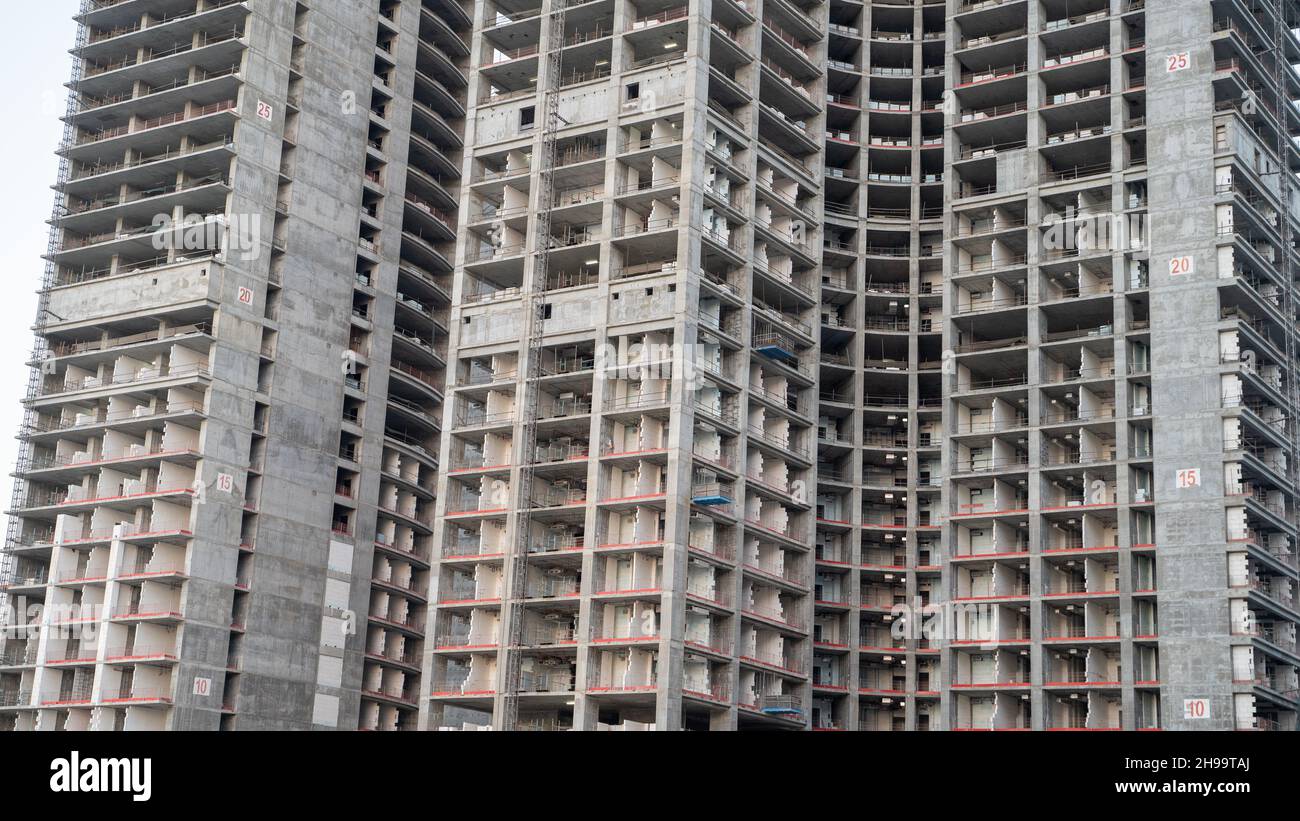 Vue sur la construction d'appartements sur plusieurs étages au qatar Banque D'Images