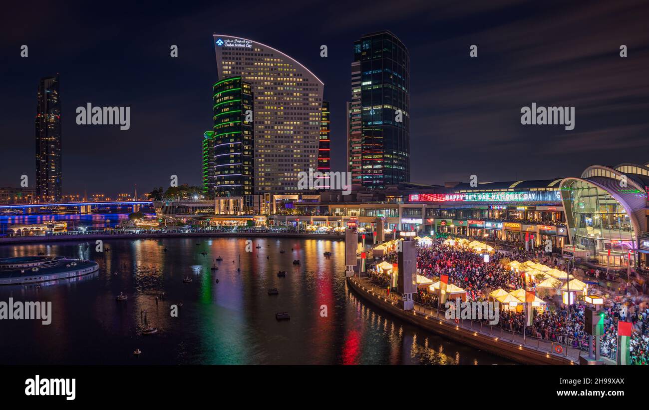 Feux d'artifice de la Journée nationale à Dubai Festival City. émirats arabes unis Banque D'Images