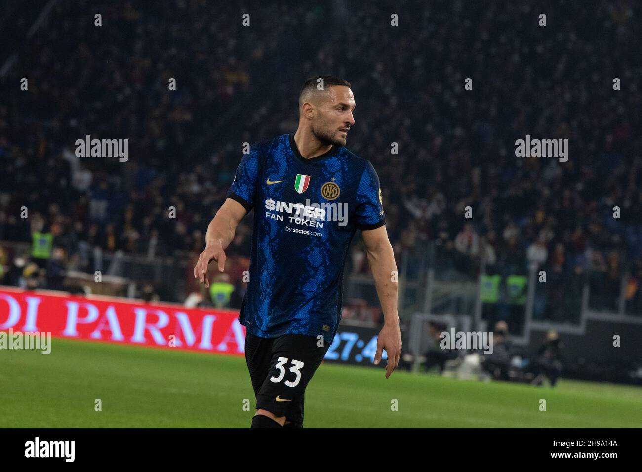 Rome, Italie.4 décembre 2021.Danilo d'ambrosio d'Inter en action pendant la série Un championnat de football entre AS Roma et FC Inter au stade olympique.Credit: Cosimo Martemucci / Alamy Live News Banque D'Images