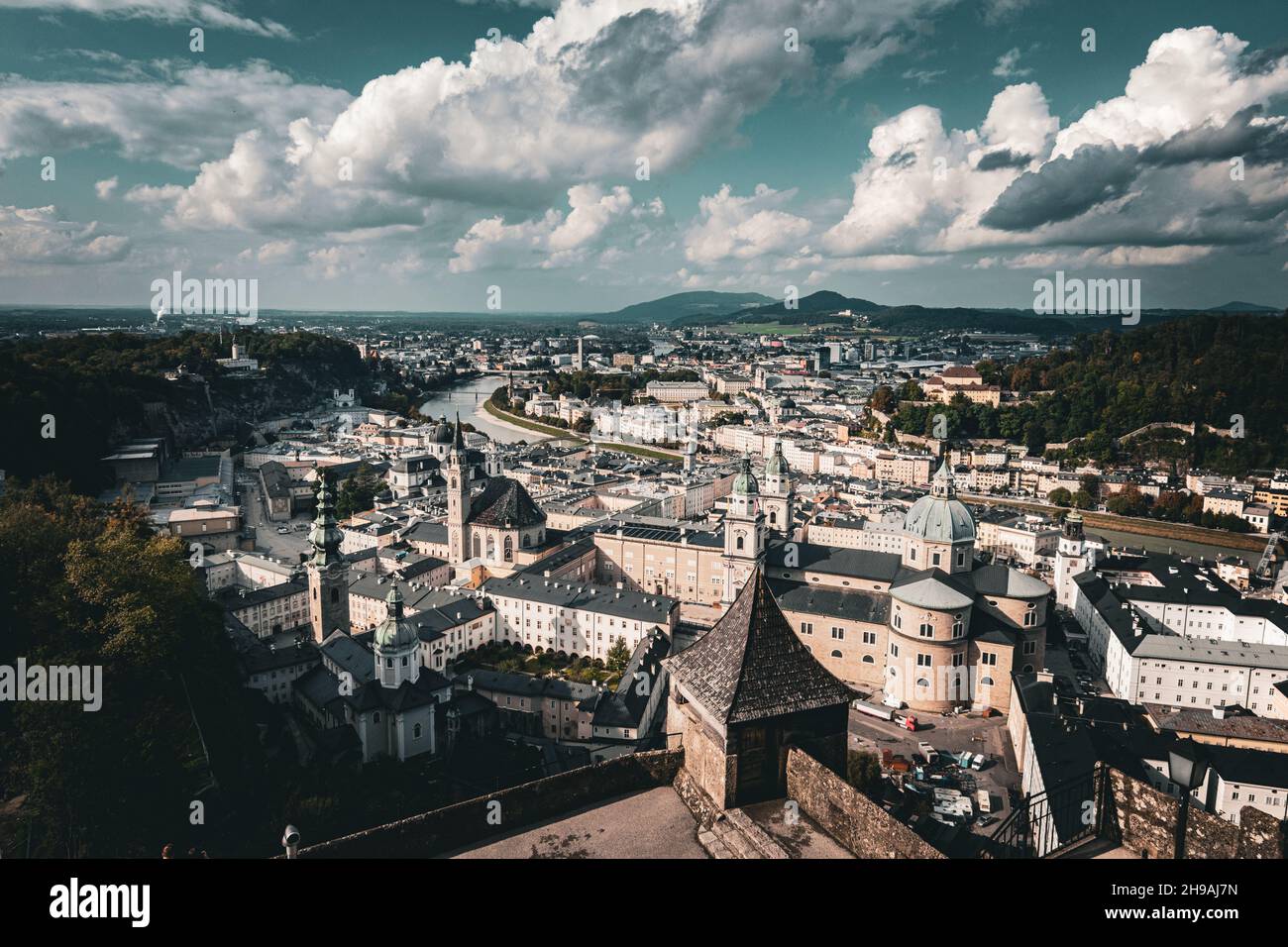 Vue panoramique sur la ville de Salzbourg depuis la forteresse de Hohensalzburg, Autriche Banque D'Images