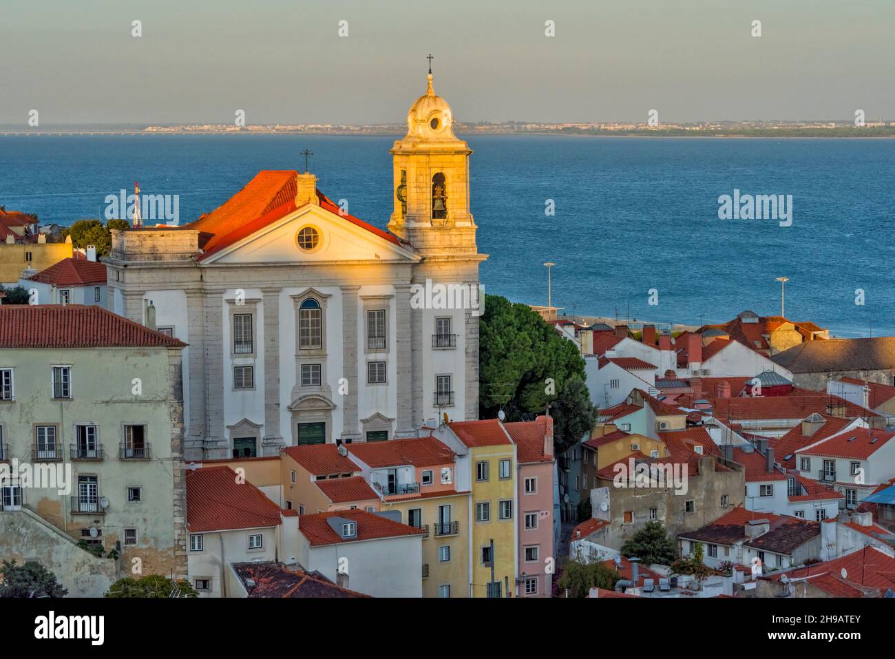 Igreja de Santo Estevao (église Saint Stephen) à Alfama, l'une des plus anciennes régions de Lisbonne, Lisbonne, Portugal Banque D'Images