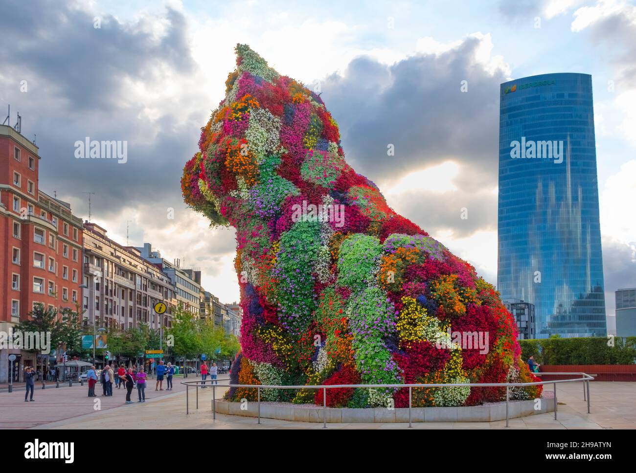 Sculpture de fleurs de chiots par Jeff Koons, Musée Guggenheim de Bilbao, Bilbao, province de Gascogne, Communauté autonome du comté basque, Espagne Banque D'Images