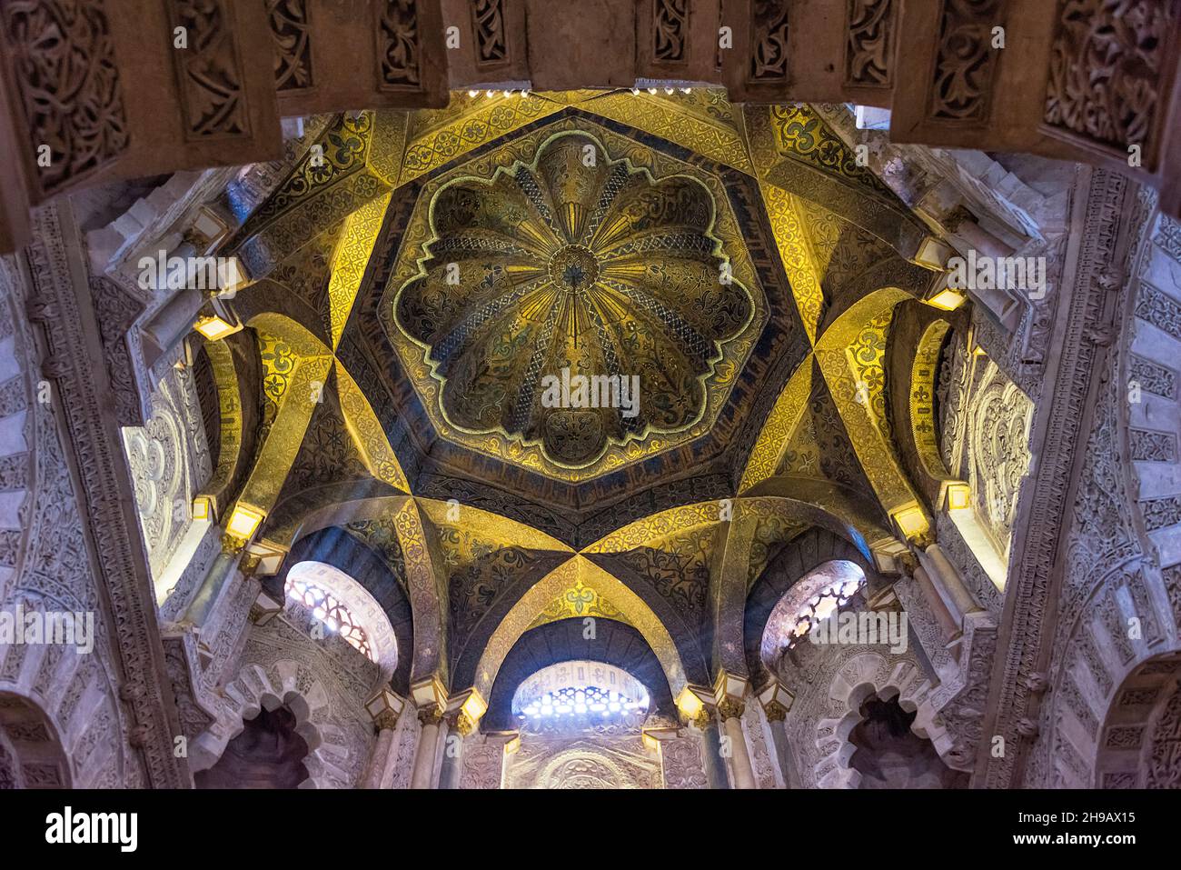 Plafond à l'intérieur de la cathédrale de Mezquita (Mosquée-Cathédrale ou Grande Mosquée de Cordoue), Cordoue, province de Cordoue, Communauté autonome d'Andalousie, Espagne Banque D'Images