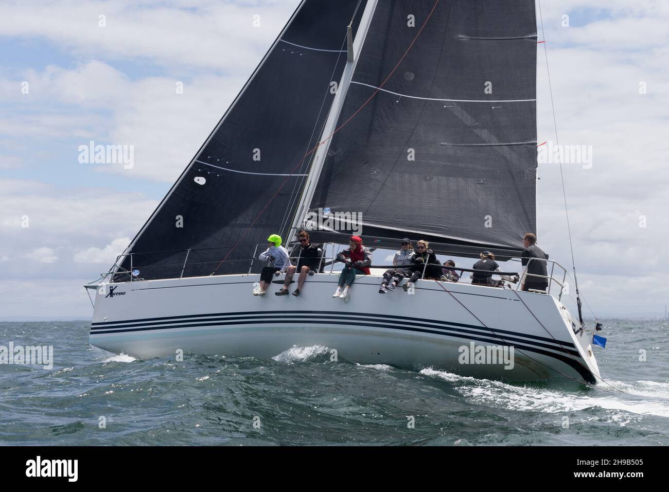 Artiste CPA Sebille, A., Yachts a voile de grande serie en course