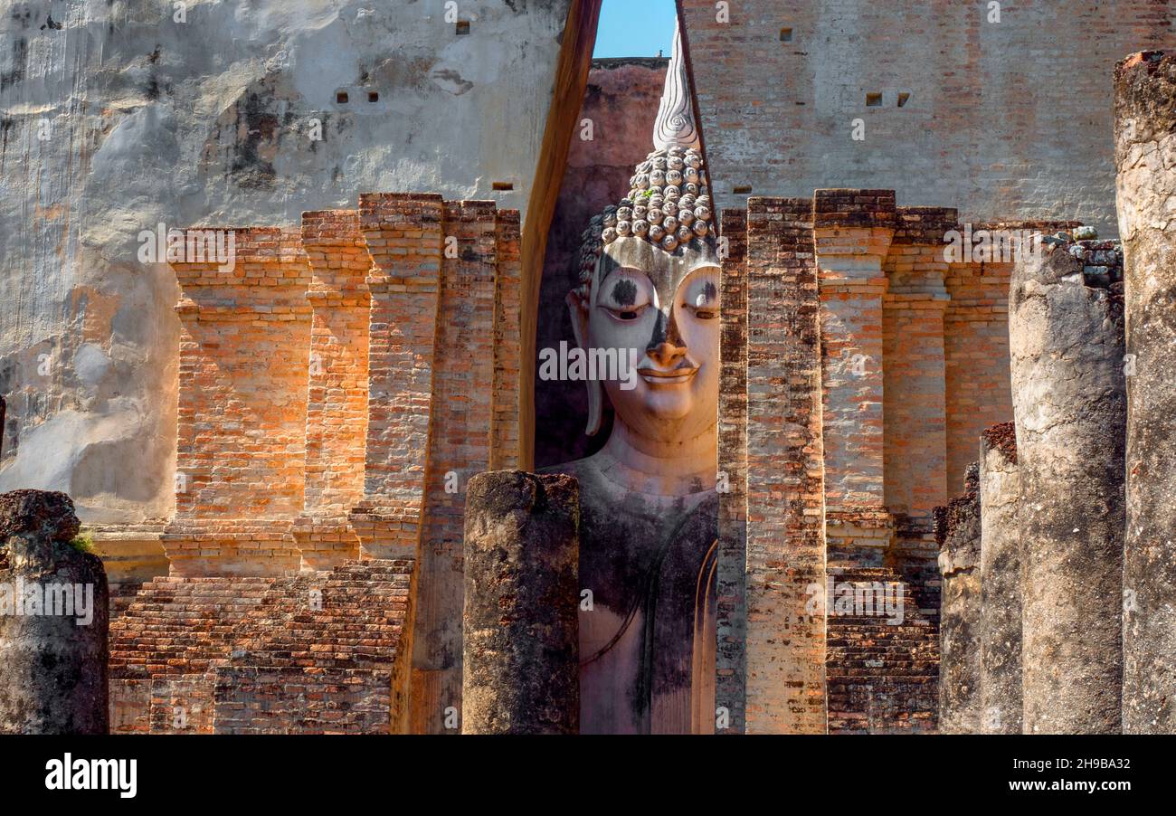 Statue de Bouddha assis, Wat Sri CHUM, parc d'histoire Sukhothai, Mueang Kao, Províz Sukhothai,Thaïlande, Asie Banque D'Images