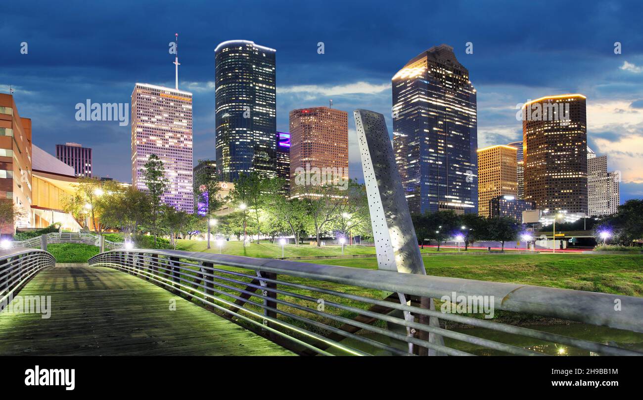 Horizon de Houston la nuit au Texas, États-Unis, centre-ville avec gratte-ciel Banque D'Images