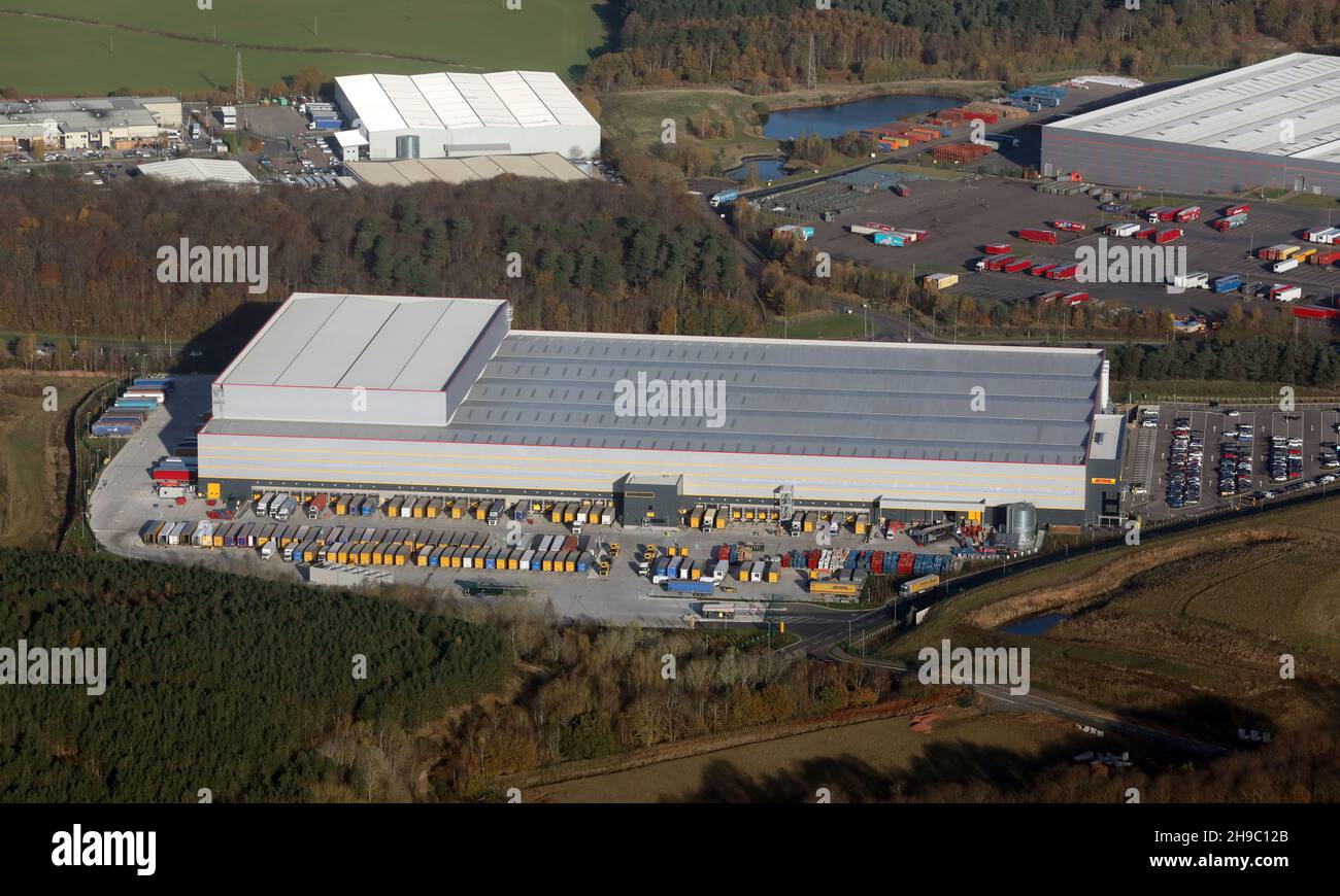 Vue aérienne de l'entrepôt DHL Worksop distribution récemment construit sur la route A57, Worksop, Notinghamshire Banque D'Images