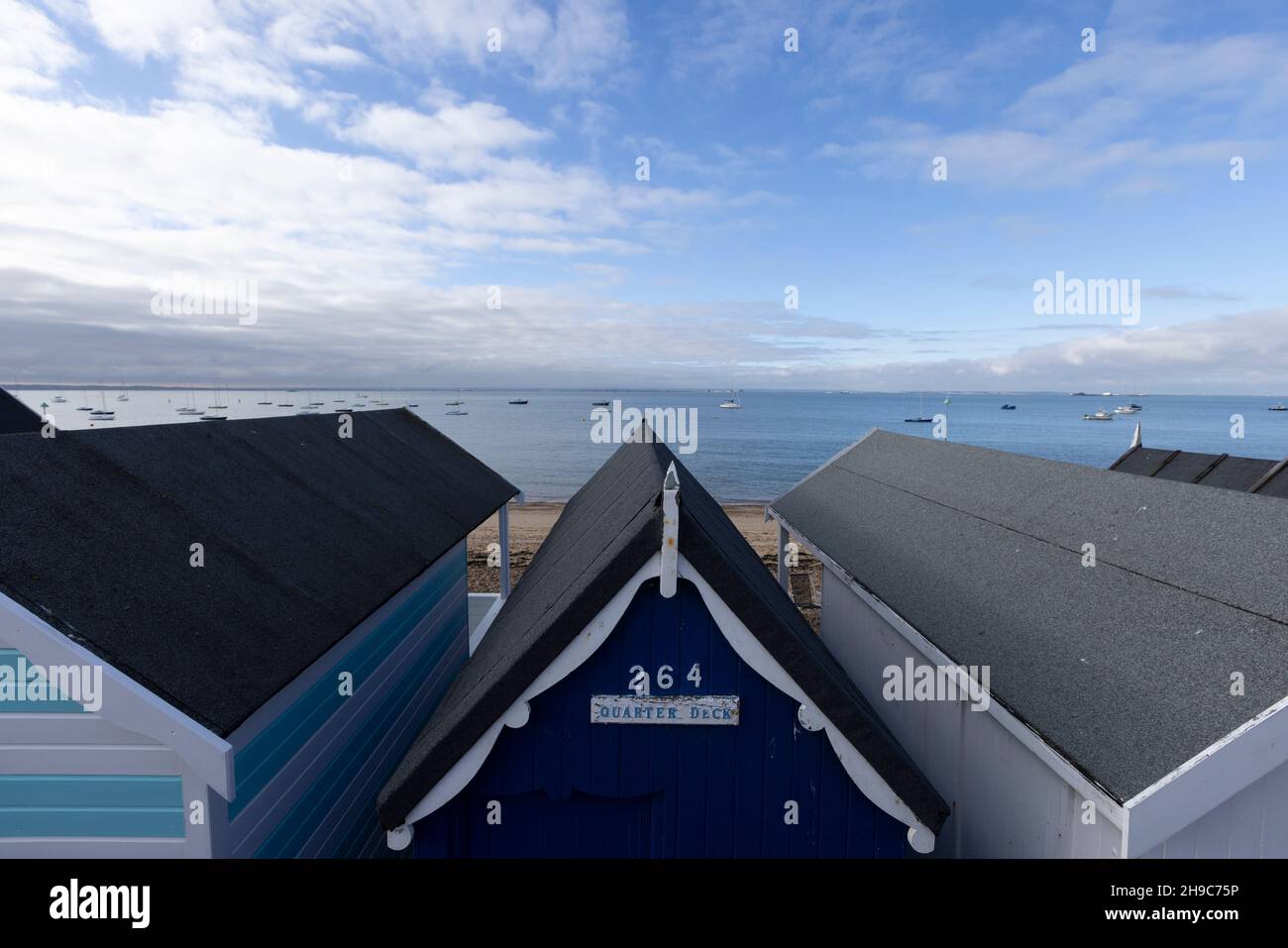 Thorpe Bay, située dans le quartier de Southend-on-Sea dans l'Essex, en Angleterre, située sur l'estuaire de la Tamise. Banque D'Images
