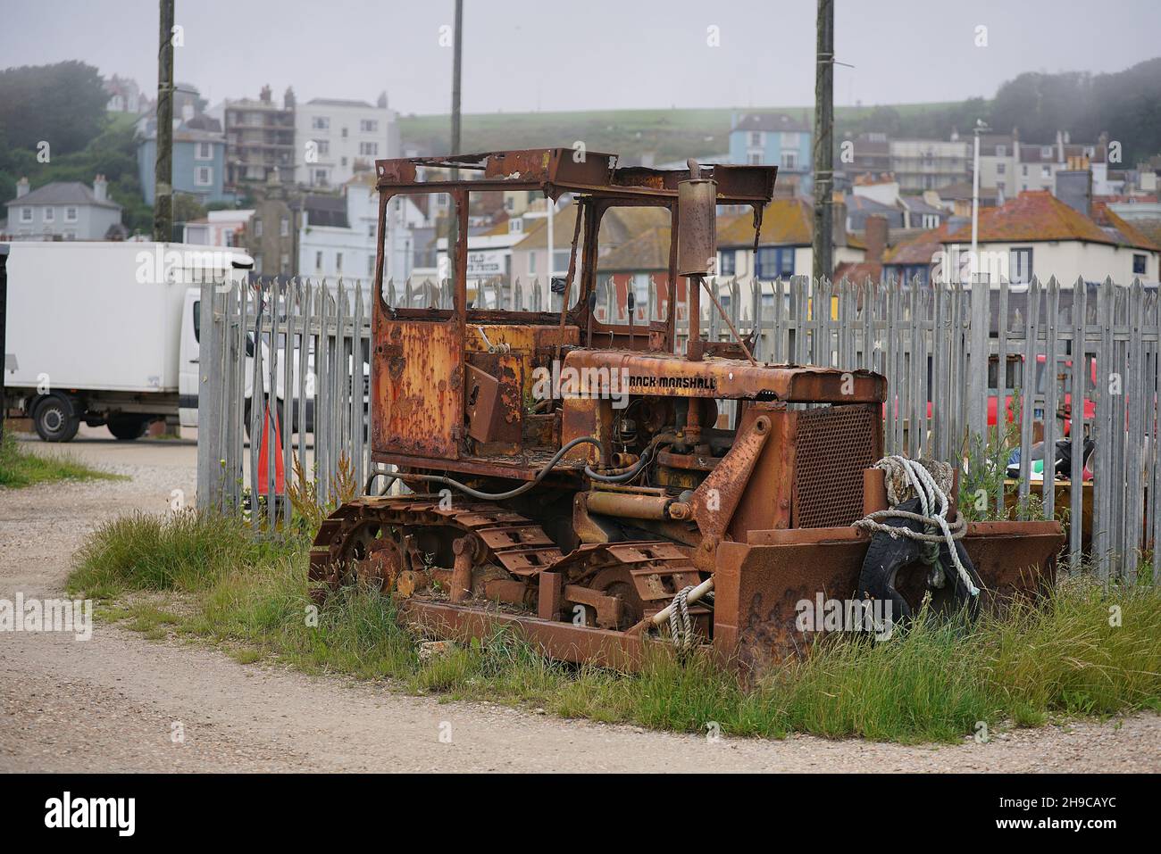 HASTINGS, ROYAUME-UNI - 09 juillet 2021 : un vieux tracteur d'époque, près du front de mer de Hastings Banque D'Images