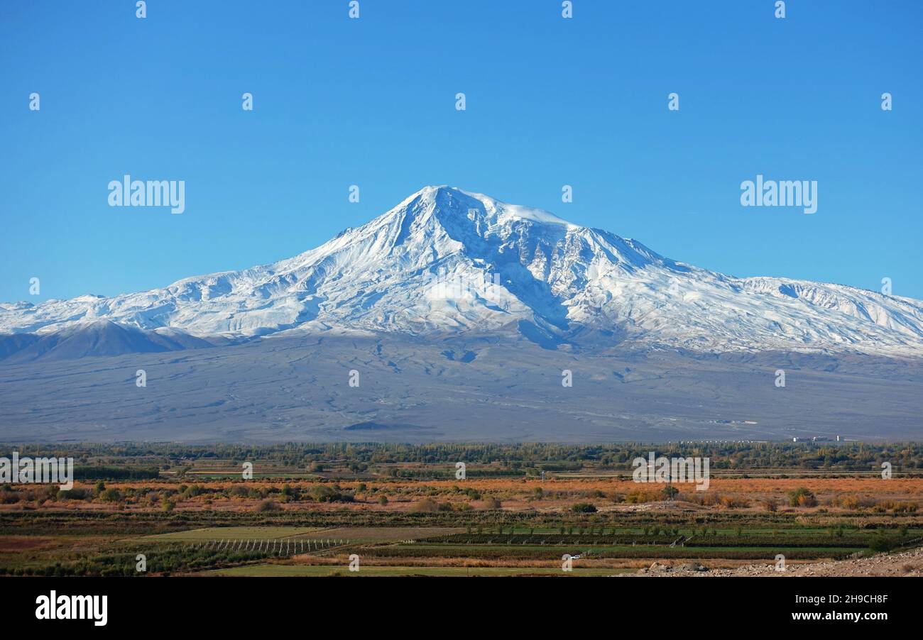 Vue imprenable depuis Khor Virap, un monastère arménien et le pic d'Ararat en Arménie Banque D'Images