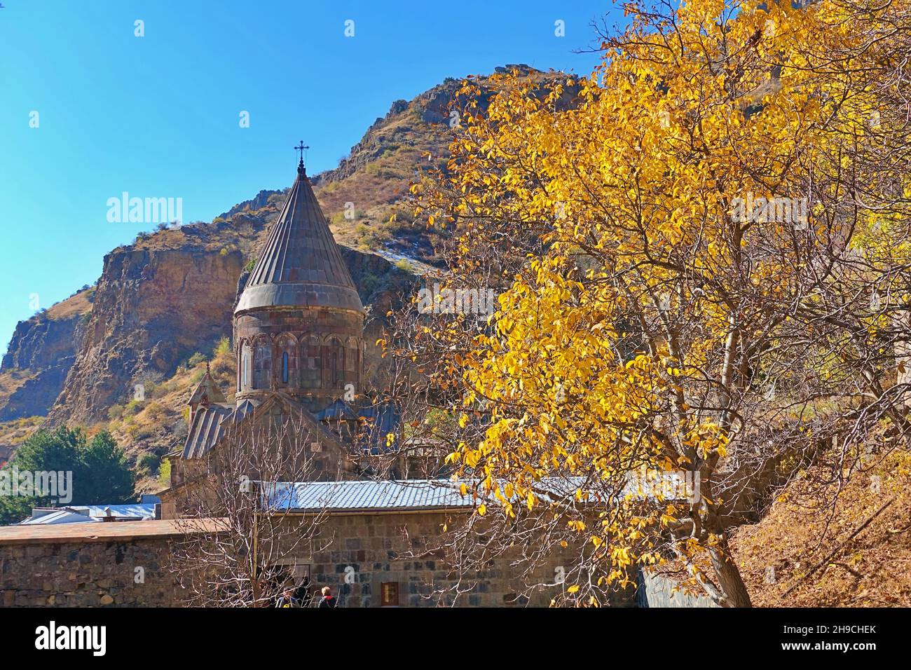 Monastère de Geghard près d'Erevan en automne, site classé au patrimoine mondial de l'UNESCO en Arménie Banque D'Images