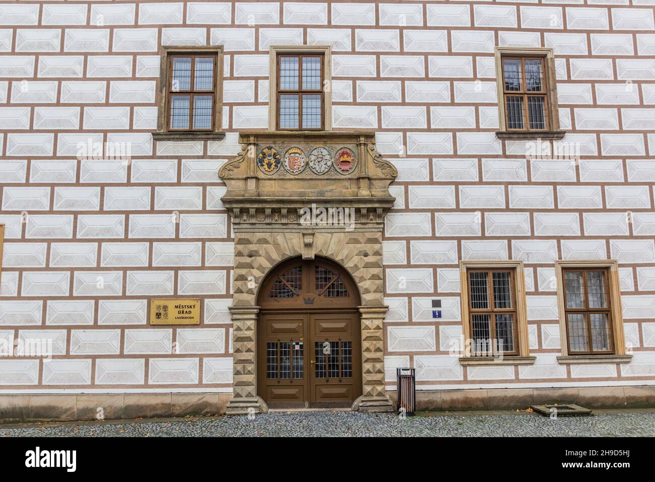 LANSKROUN, RÉPUBLIQUE TCHÈQUE - 5 OCTOBRE 2019 : mairie de Lanskroun, République tchèque Banque D'Images