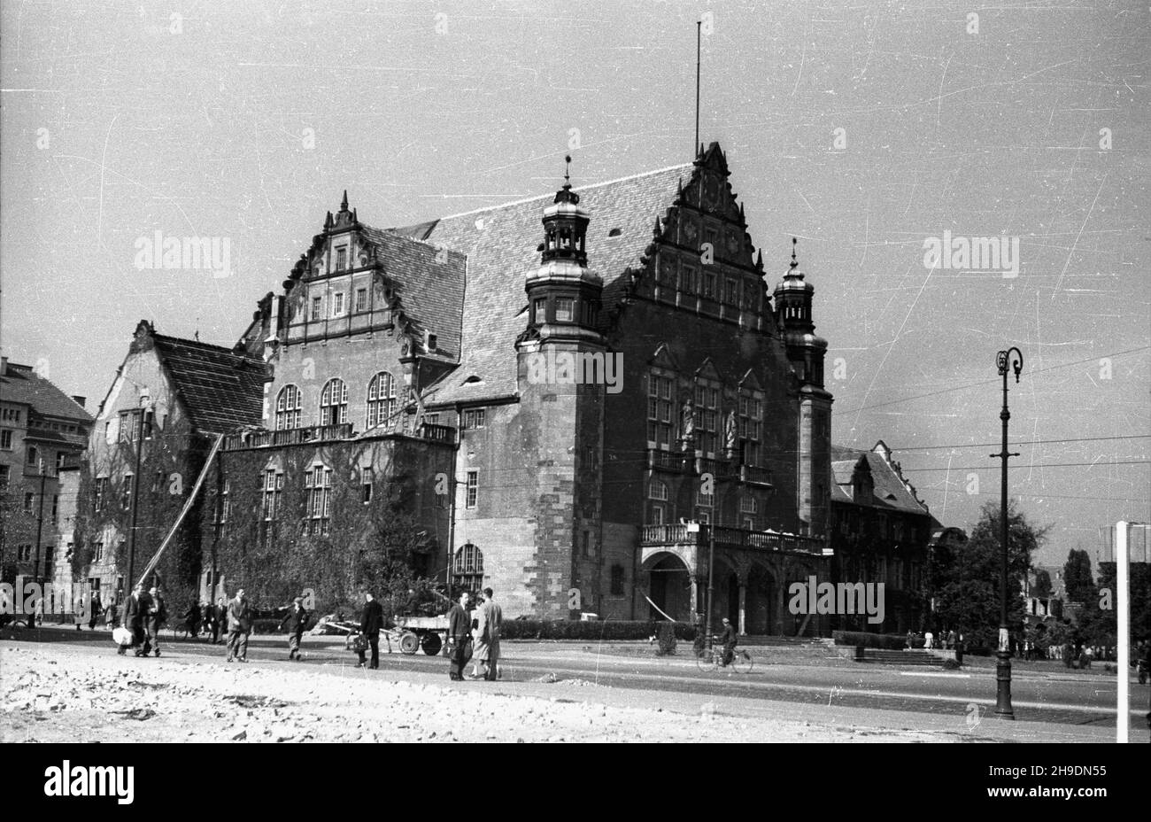 Poznañ, 1947-10.Gmach Collegium moins, z pocz¹tku XX wieku. wb/gr PAP Dok³adny dzieñ wydarzenia nieustalony.Poznan, octobre 1947.La construction du Collegium moins depuis le début du XXe siècle. wb/gr PAP Banque D'Images