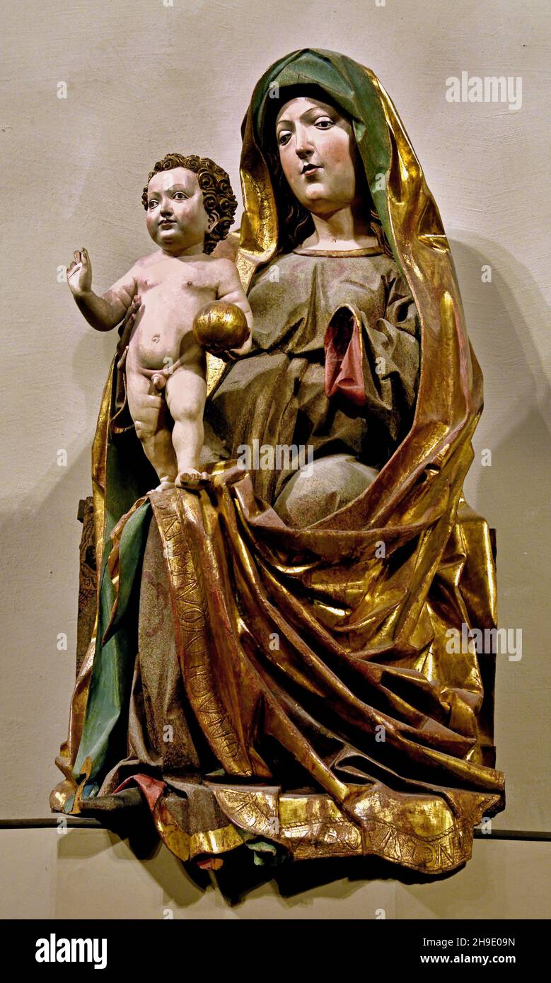 Madonna enthroned avec le bébé Jésus - Enthroned Vierge Marie avec le bébé Jésus, Swabian sculpture, 1500 15-16th siècle Palazzo Madama, Italie, italien. Banque D'Images