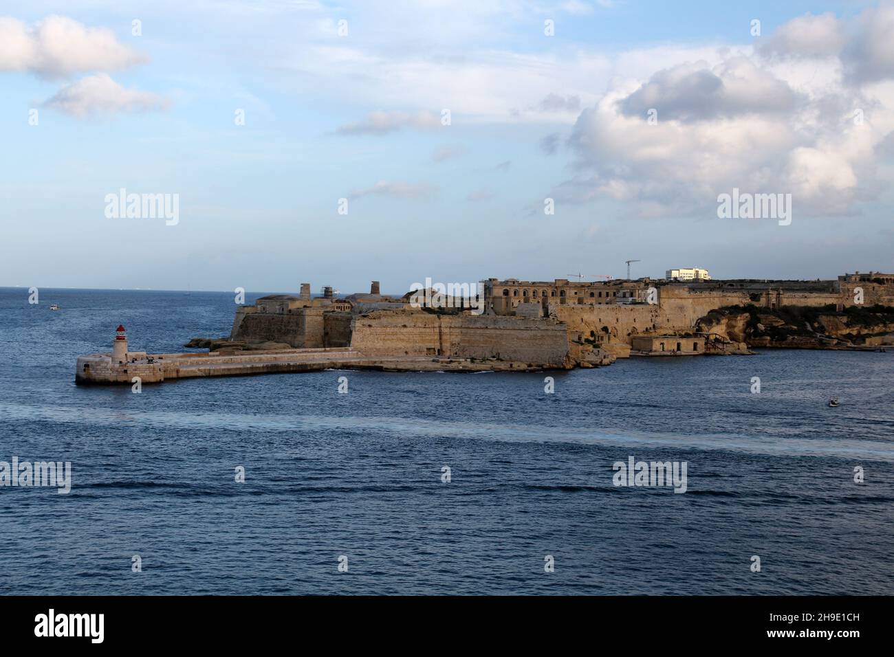 Phare de fort Ricasoli à Ricasoli East Breakwater et fort Ricasoli, Valletta, Malte Banque D'Images