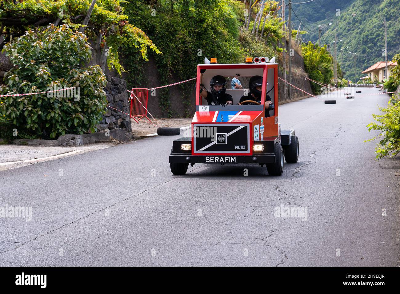 Sao Vicente, Madère, Portugal - 8 août 2021 : un festival traditionnel de karting fait maison Banque D'Images