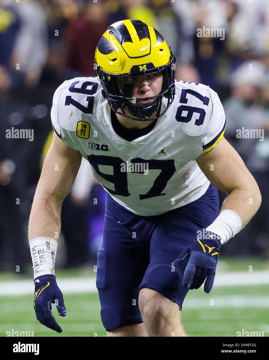 04 décembre 2021 Michigan Wolverines défensive end Aidan 04 décembre 2021 Michigan Wolverines défensive end Aidan