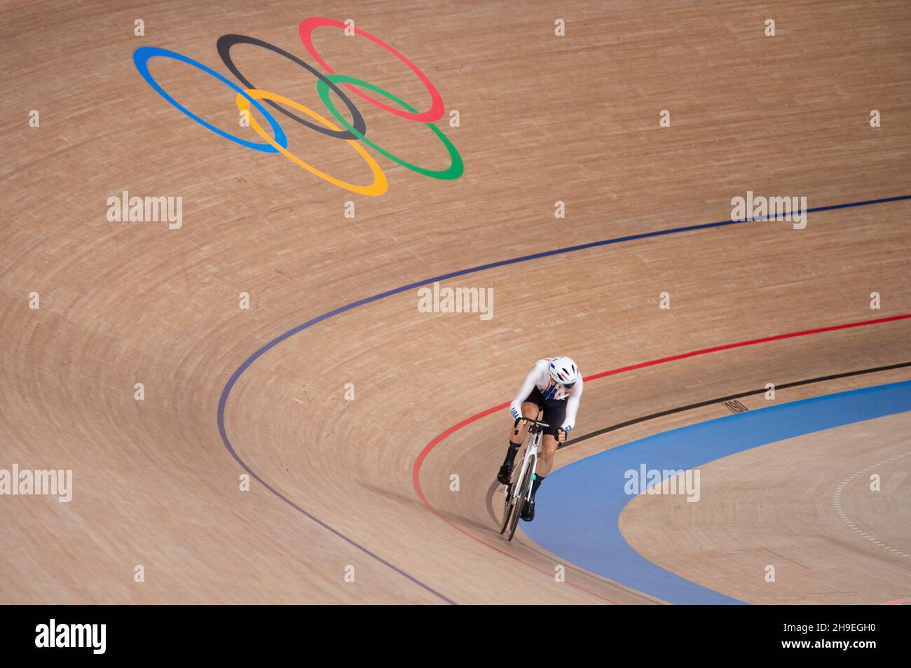 Gavin Hoover pendant la course de points, dans le cadre de l'événement Omnium aux Jeux Olympiques de Tokyo 2020 Banque D'Images