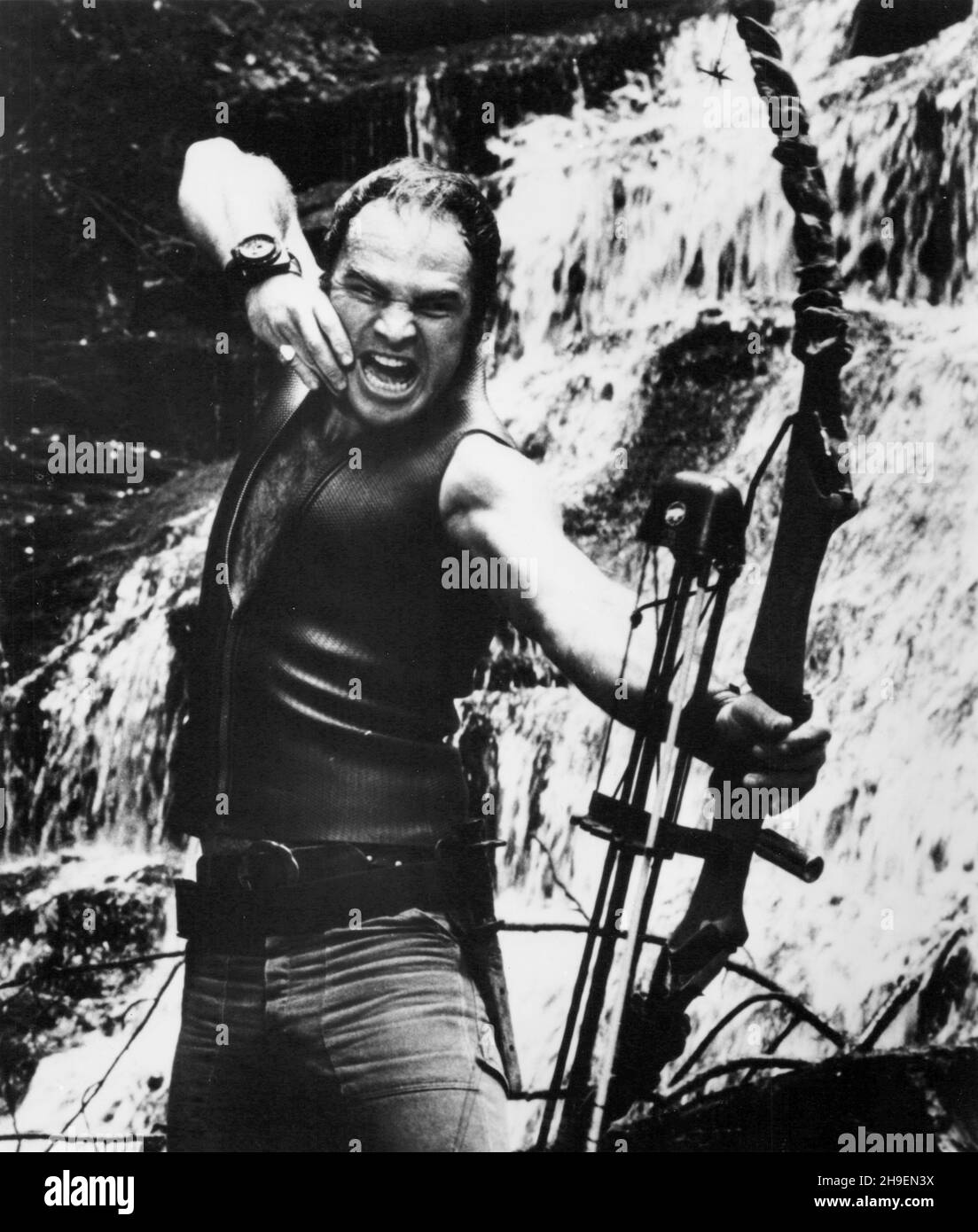 DATE DE SORTIE: 30 juillet 1972 TITRE: Deliverance STUDIO: Warner Bros.DIRECTOR: John Boorman PLOT: Intention de voir la rivière Cahulawassee avant qu'elle ne soit damée et transformée en lac, le fanatique en plein air Lewis Medlock emmène ses amis dans un voyage en canoë-kayak qu'ils n'oublieront jamais dans le dangereux arrière-pays américain.AVEC: BURT REYNOLDS comme Lewis.(Image de crédit : ©Warner Bros./Entertainment Pictures) Banque D'Images