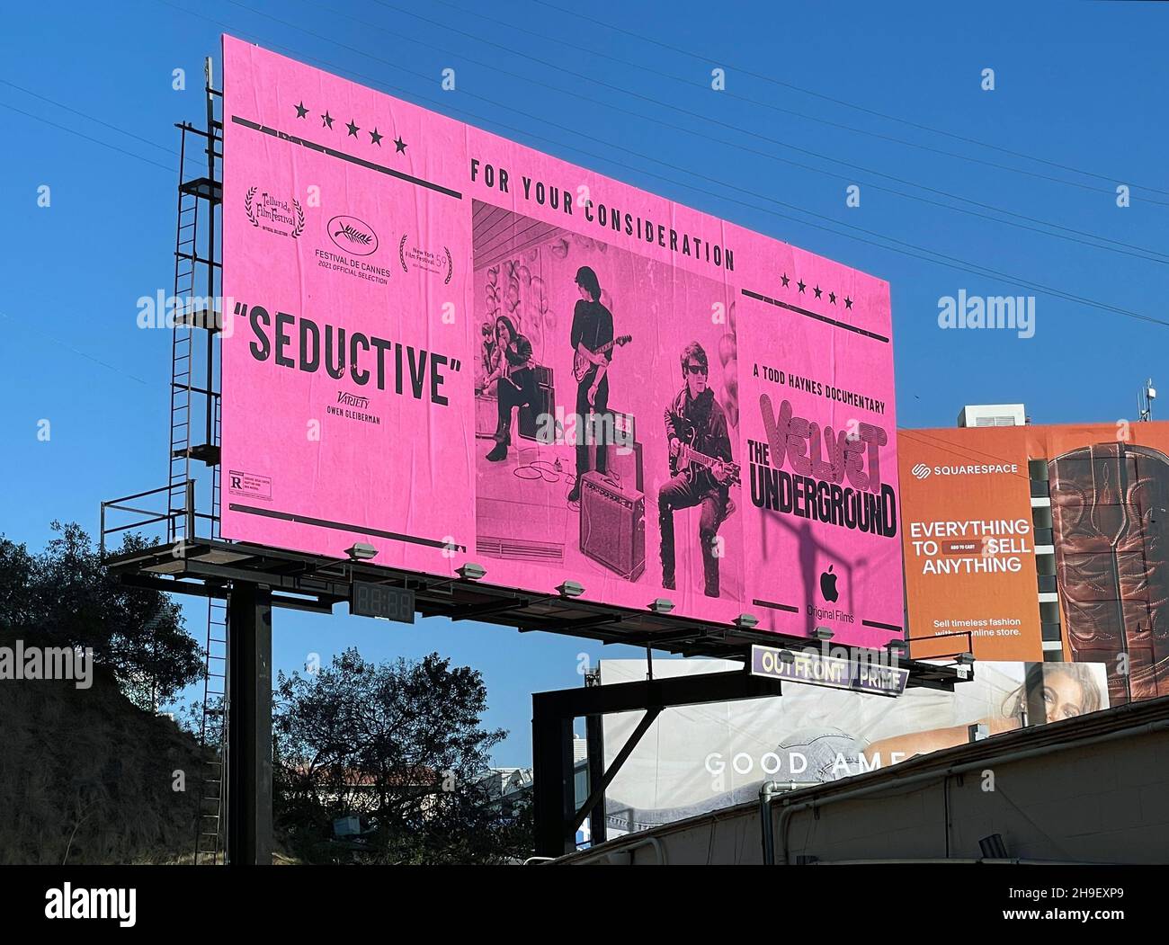 Panneau publicitaire faisant la promotion d'un documentaire sur le Velvet Underground sur le Sunset Strip à Los Angeles, CA Banque D'Images