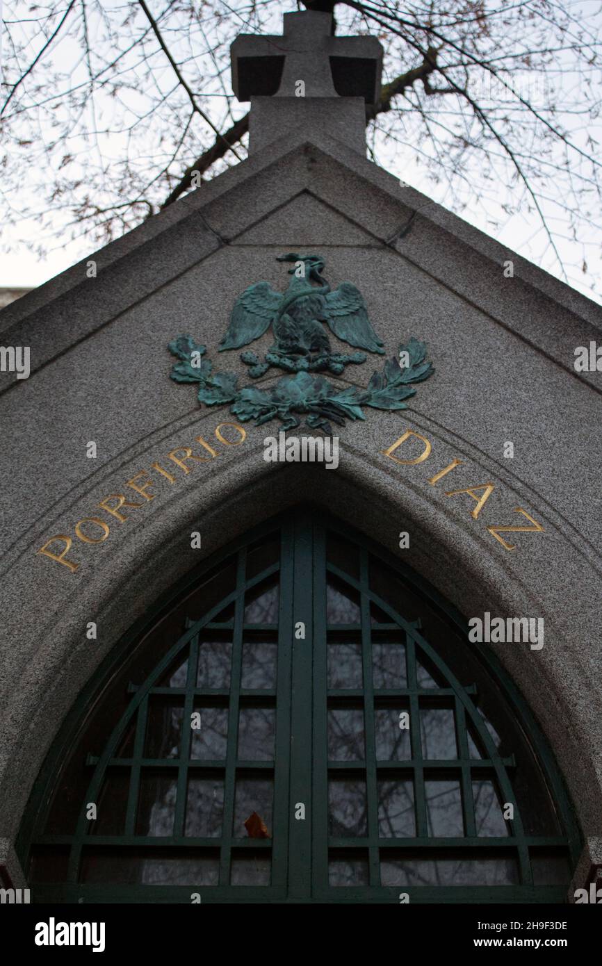 La tombe de Porfirio Díaz, ancien président du Mexique, Montparnasse, Paris, France Banque D'Images