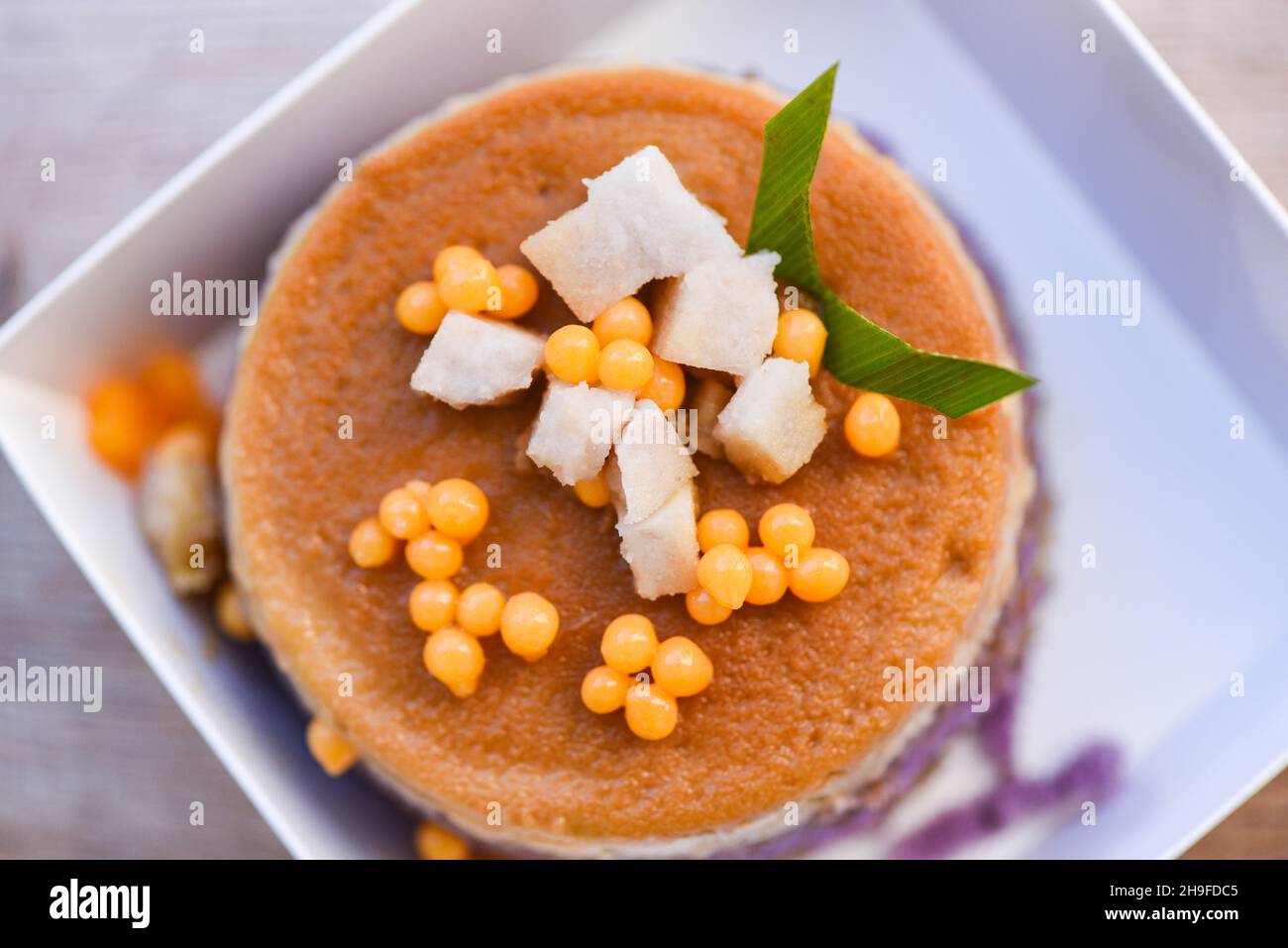 Gâteau vue sur le dessus desserts desserts, Thai Mung Bean Custard, gâteau fait maison dans la boîte Banque D'Images