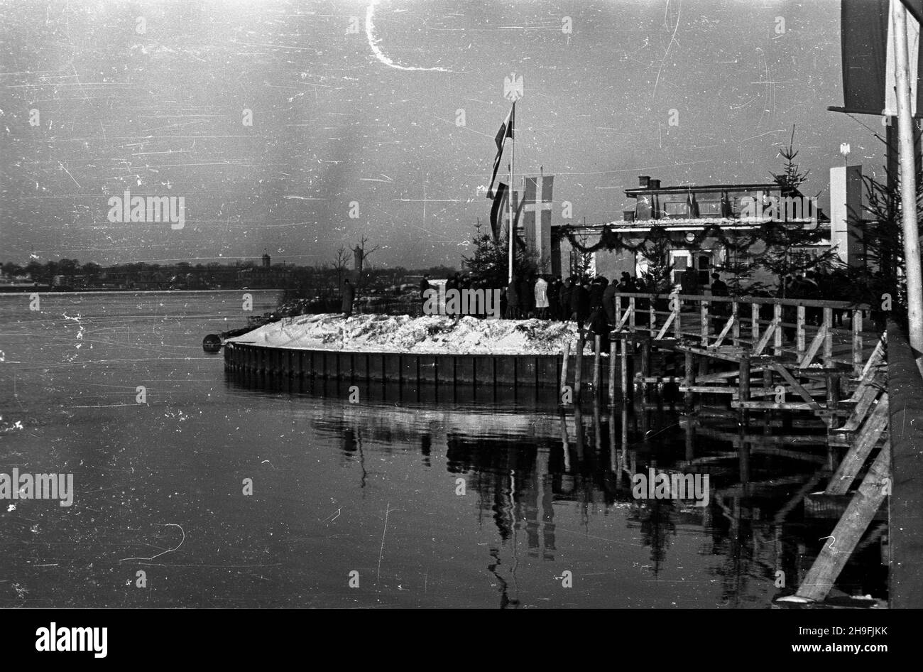 Œwinoujœcie, 1948-02-20.Stacja kolejowa Odra.po³¹czenia promowego ze Szwecj¹.NZ. Borne promowy. bk PAPSwinoujscie, 20 février 1948.La gare d'Odra.L'inauguration d'une liaison par ferry avec la Suède.Photo : le terminal de ferry. bk PAP Banque D'Images