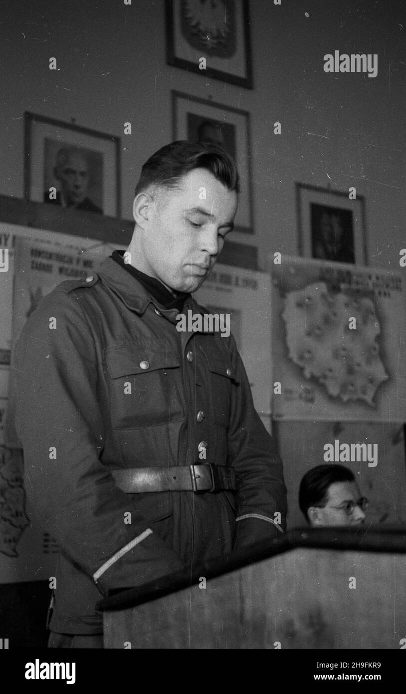Varsovie, 1948-02-28.W dniach 27-28 lutego odby³ siê W Ministerstwie Odbudowy (alStalina 38, obecnie Al.Ujazdowskie) zjazd kierowów terenowych resortów odbudowy. msa PAPVarsovie, le 28 février 1948.Les chefs des sections locales du ministère de la reconstruction ont tenu un congrès le 27-28 février (38 Stalina Ave, maintenant Ujazdowskie Ave). msa PAP Banque D'Images