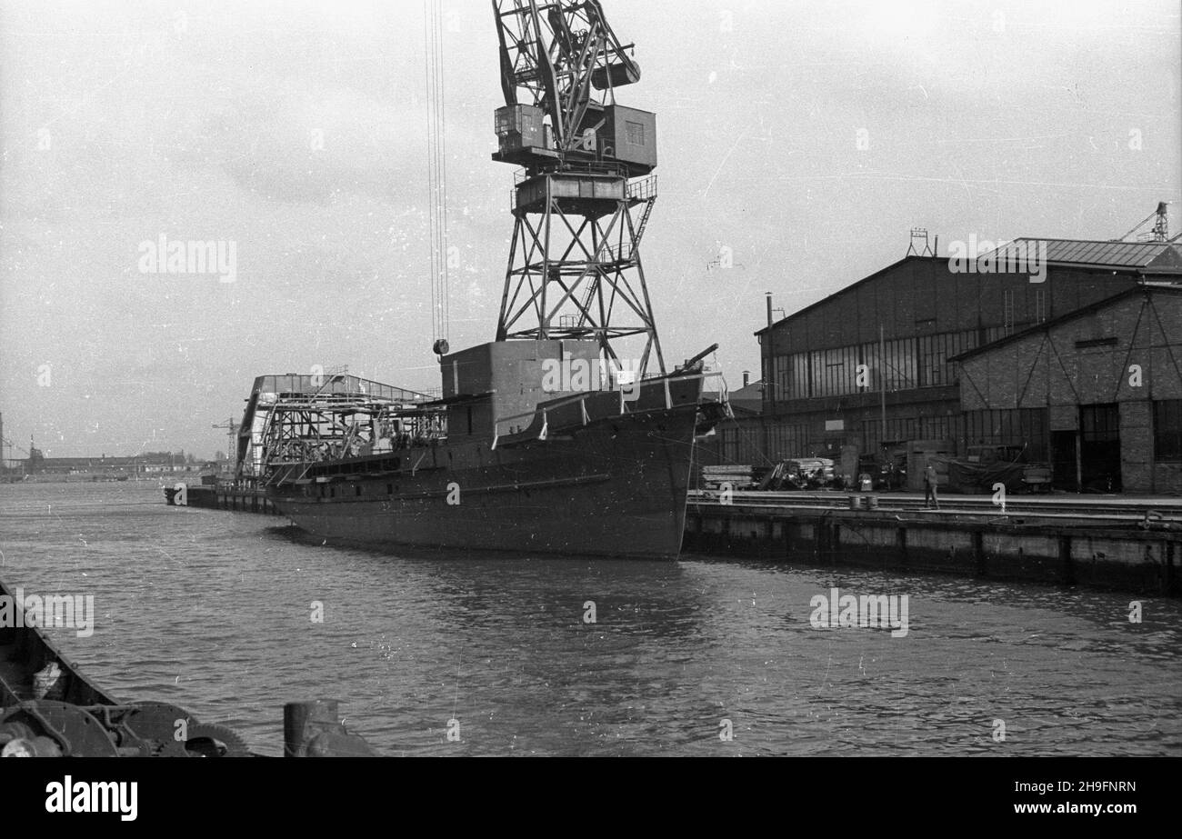 Gdañsk, 1948-03.Stocznia Gdañska.NZ. Stalowy kad³ub budowanego statku. wb PAP Dok³adny dzieñ wydarzenia nieustalony.Gdansk, mars 1948.Le chantier naval de Gdansk.Photo : la coque en acier d'un navire en construction. wb PAP Banque D'Images