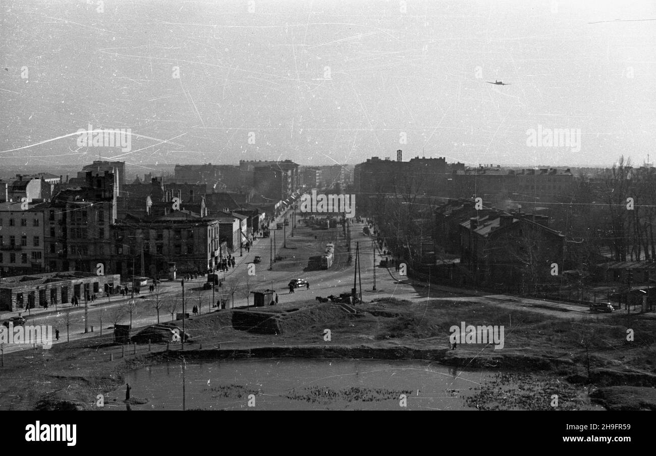 Varsovie, 1948-03.Dzielnica Stary Mokotów.NZ. Widok ulicy Pu³awskiej od placu Unii Lubelskiej na po³udnie stolicy. uu PAP Dok³adny dzieñ wydarzenia nieustalony.Varsovie, mars 1948.Le quartier Old Mokotow.Photo : vue de la rue Pulawska depuis la place Unii Lubelskiej vers le sud de Varsovie. uu PAP Banque D'Images