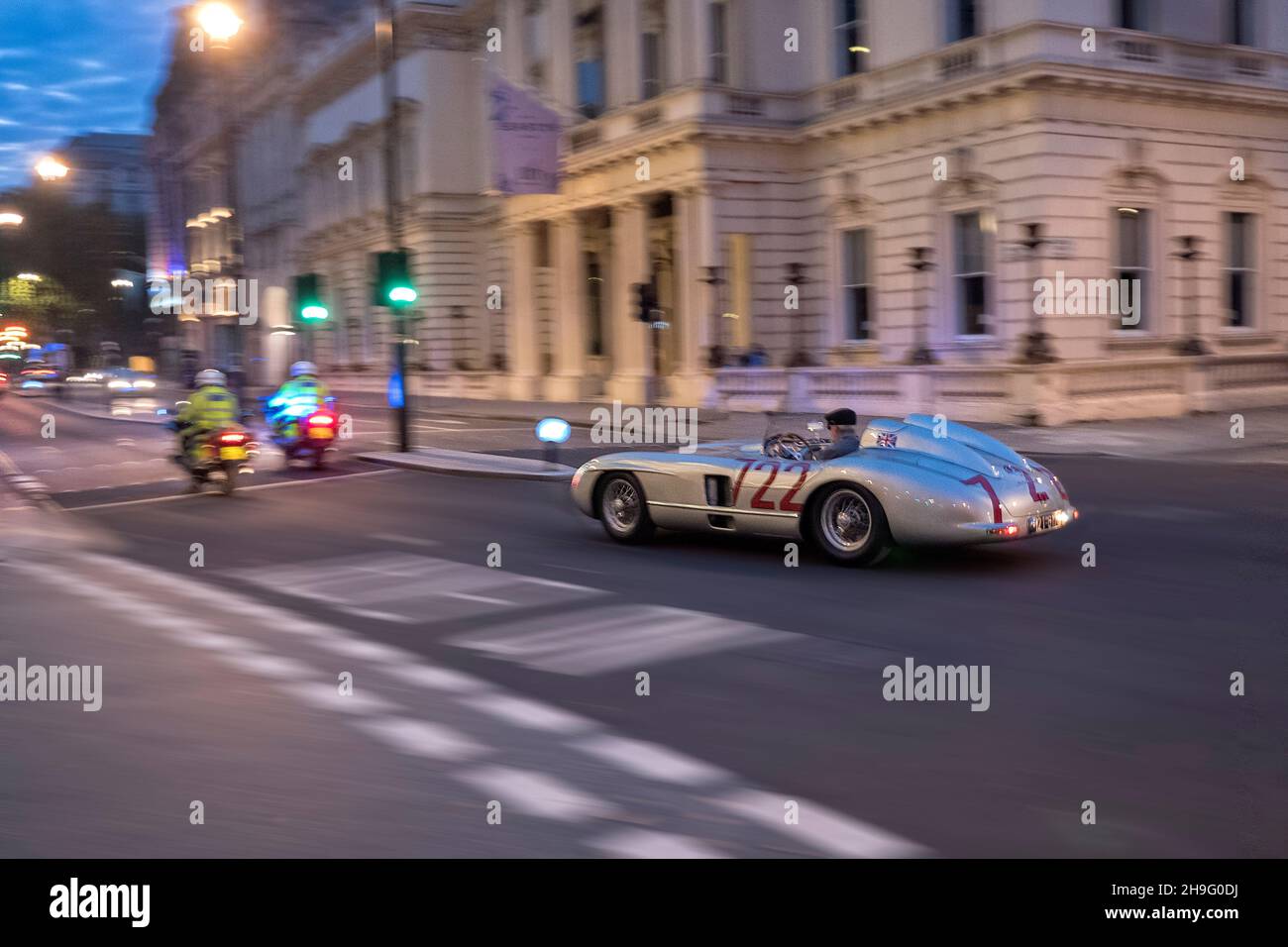 Stirling Moss 1955 Mercedes-Benz 300SLR mille Miglia sur le lieu de tournage dans le centre de Londres 19/9/21 Banque D'Images