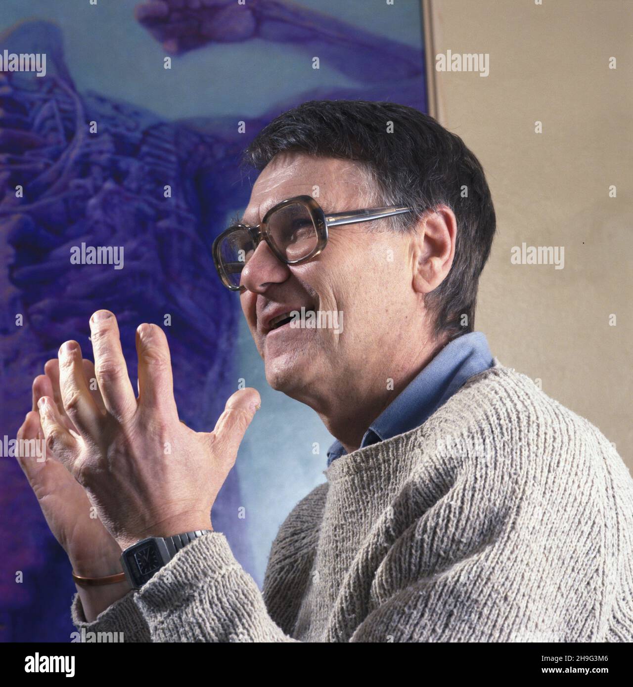 Varsovie 11.1987.Artysta malarz Zdzis³aw Beksiñski. mw PAP/Wojciech Kryñski Tomasz Pra¿mowski Dok³adny dzieñ wydarzenia nieustalony.Varsovie novembre 1987.Peintre Zdzislaw Beksinski. mw PAP/Wojciech Krynski Tomasz Prazmowski Date de l'événement inconnue. Banque D'Images