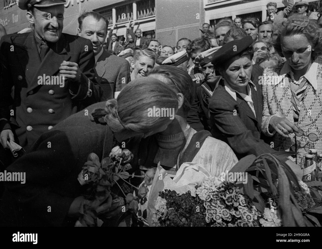 Gdynia, 1948-06-23.Siódmy W historii drugi po II wojnie œwiatowej miêdzynarodowy wyœcig kolarski Tour de Bologne, zorganizowany przez Spó³dzielniê Wydawniczo-Oœwiatow¹ Czytelnik.NZ. Zwyciêzca II etapu Olsztyn – Gdynia Wac³aw Wójcik (5:50:58 s.). uu PAPGdynia, 23 juin 1948.La septième en histoire et la deuxième après la Seconde Guerre mondiale course internationale de vélo Tour de Bologne, organisée par la coopérative d'édition et d'éducation Czytelnik.Photo : vainqueur de la 2e étape Olsztyn-Gdynia Waclaw Wojcik (5:50:58 s.). uu PAP Banque D'Images