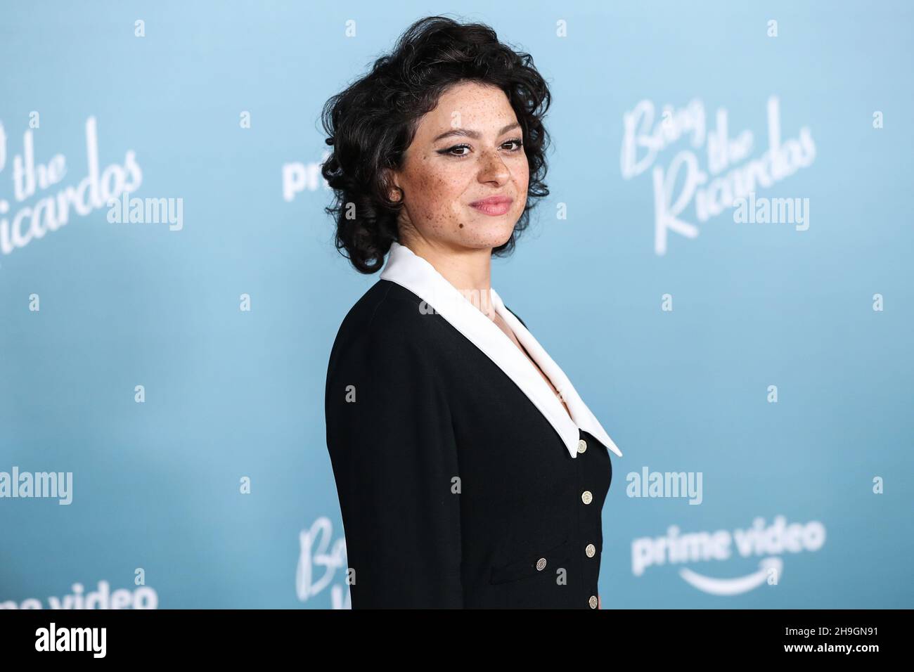 LOS ANGELES, CALIFORNIE, États-Unis - DÉCEMBRE 06 : l'actrice Alia Shawkat arrive à la première de Los Angeles d'Amazon Studios 'étant les Ricardos' qui s'est tenue à l'Academy Museum of Motion Pictures le 6 décembre 2021 à Los Angeles, Californie, États-Unis.(Photo de Xavier Collin/image Press Agency/Sipa USA) Banque D'Images