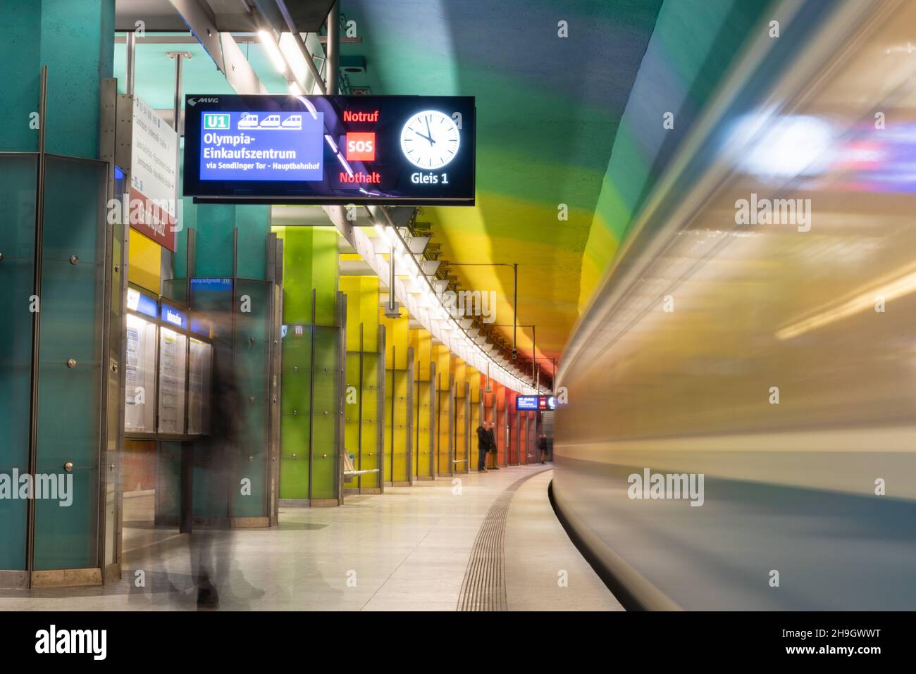 Station de métro colorée Candidplatz à Munich, Bavière, Allemagne Banque D'Images