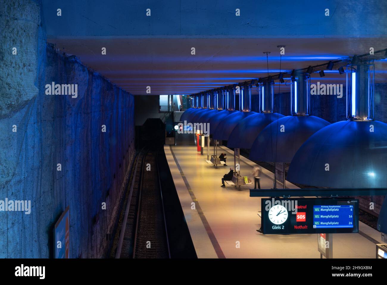 Station de métro pittoresque Westfriedhof à Munich, Bavière, Allemagne Banque D'Images