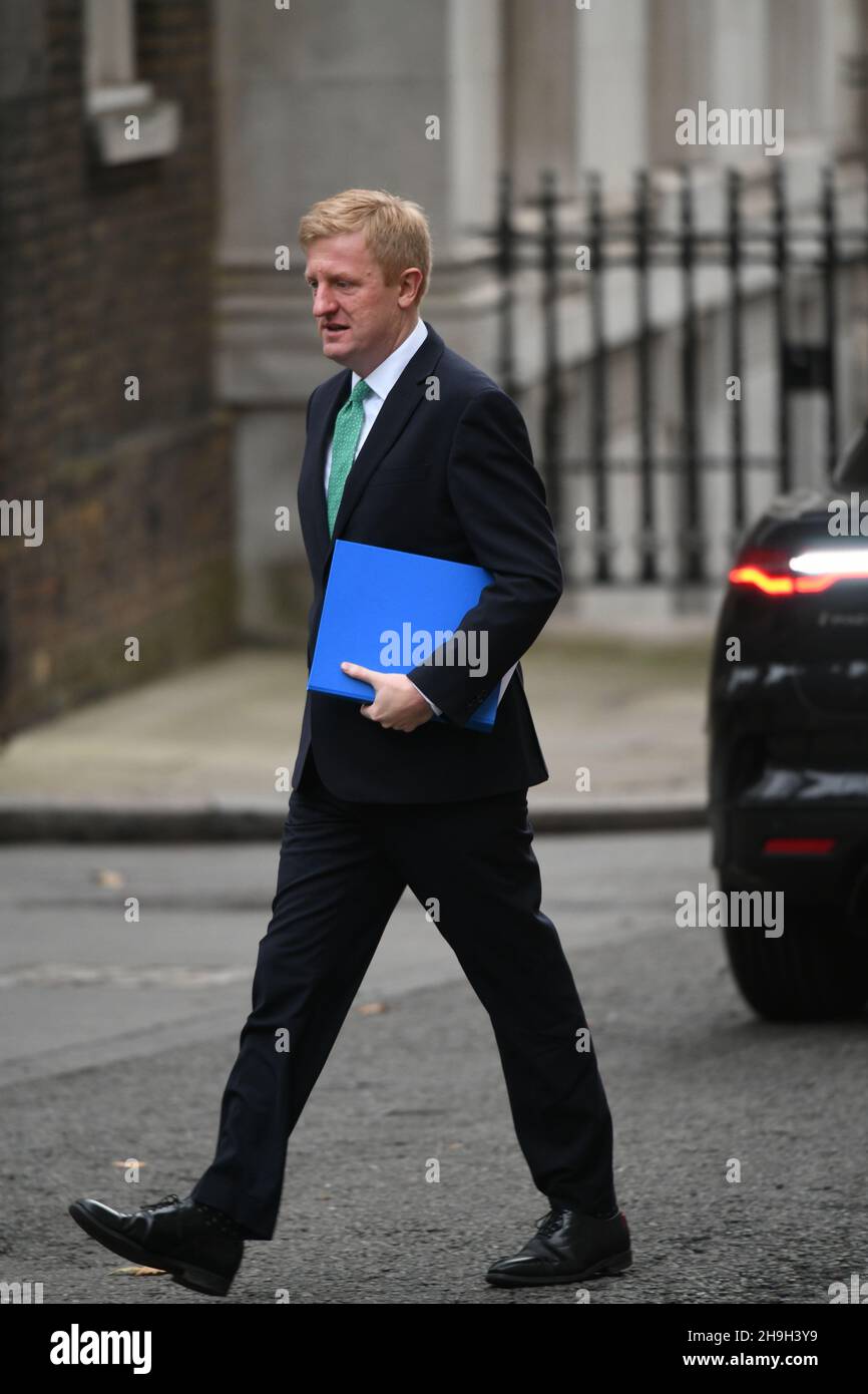Downing Street, Londres, Royaume-Uni.7 décembre 2021.Oliver Dowden CBE député, ministre sans portefeuille à Downing Street pour une réunion hebdomadaire du Cabinet.Crédit : Malcolm Park/Alay Live News. Banque D'Images